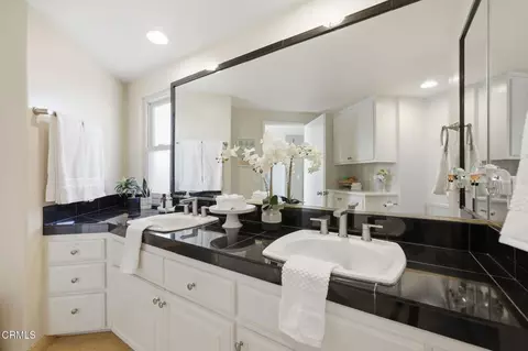 Bath - 126 Malibu Ave, Oxnard, CA 93035 photo 3 of 7