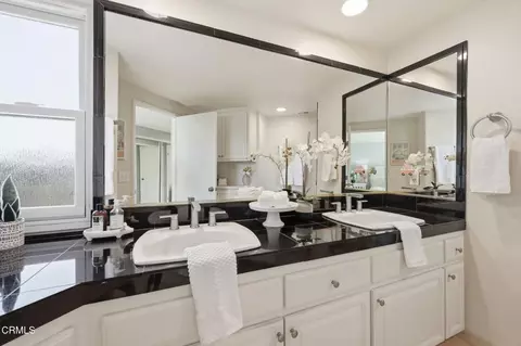 Bath - 126 Malibu Ave, Oxnard, CA 93035 photo 2 of 7