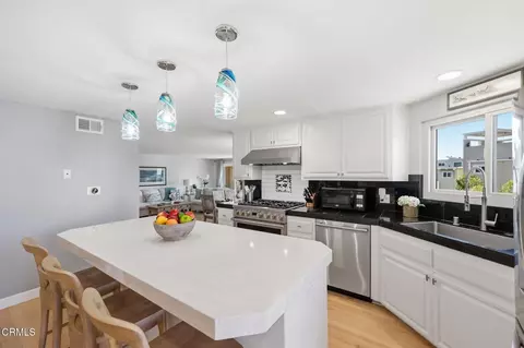 Kitchen - 126 Malibu Ave, Oxnard, CA 93035 photo 2 of 6