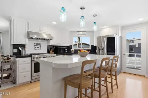 Kitchen - 126 Malibu Ave, Oxnard, CA 93035 photo 1 of 6