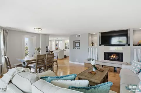 Living - 126 Malibu Ave, Oxnard, CA 93035 photo 1 of 5