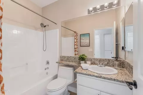 Bath - 341 Huerta St, Oxnard, CA 93030 photo 4 of 4