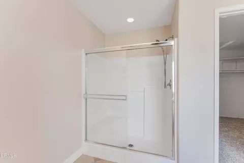 Bath - 341 Huerta St, Oxnard, CA 93030 photo 2 of 4