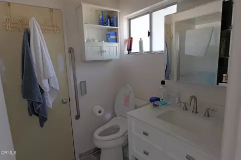 Bath - 1707 Hedon Cir, Camarillo, CA 93010 photo 4 of 5