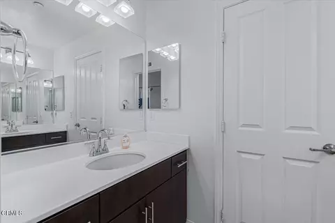 Bath - 3027 N Oxnard Blvd, Oxnard, CA 93036 photo 2 of 5