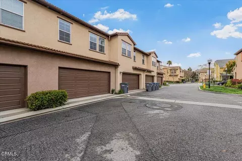 Exterior - 3027 N Oxnard Blvd, Oxnard, CA 93036 photo 3 of 4