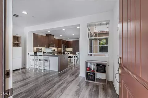 Entry Way - 3027 N Oxnard Blvd, Oxnard, CA 93036 photo 1 of 8