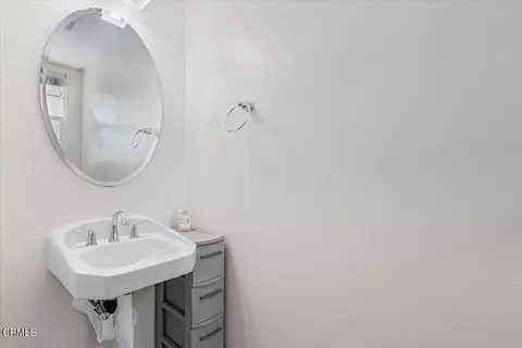 Bath - 3027 N Oxnard Blvd, Oxnard, CA 93036 photo 5 of 5