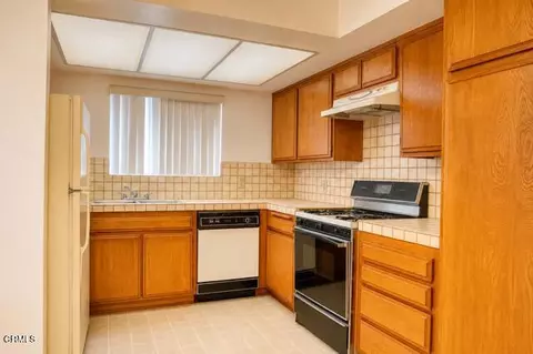 Kitchen - 123 Elmhurst Ln, Fillmore, CA 93015 photo 2 of 2