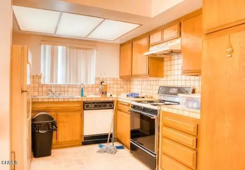 Kitchen - 123 Elmhurst Ln, Fillmore, CA 93015 photo 1 of 2