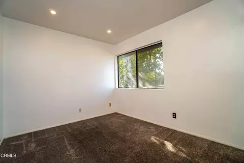 Bedroom - 2077 E Bard Rd, Oxnard, CA 93033 photo 4 of 7