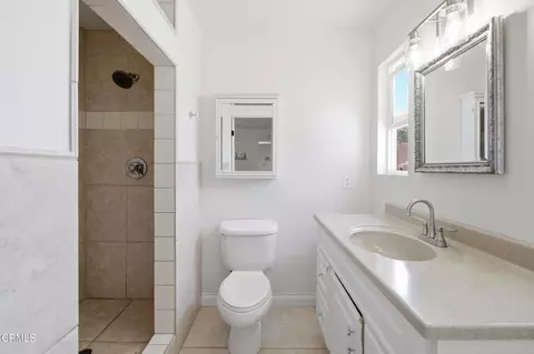 Bath - 1320 Rachel Dr, Oxnard, CA 93030 photo 3 of 4