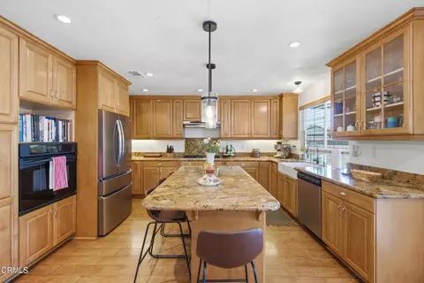 Kitchen - 1320 Rachel Dr, Oxnard, CA 93030 photo 5 of 6