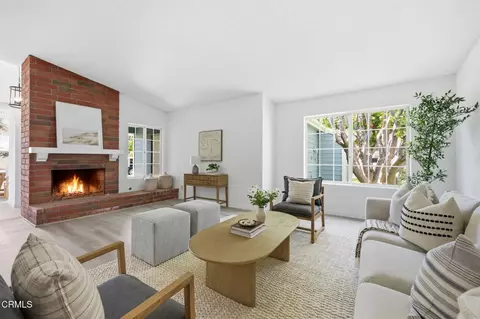 Living - 3440 Huerta Ct, Camarillo, CA 93010 photo 2 of 4