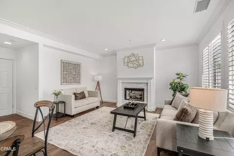 Living - 1117 Vaquero Dr, Oxnard, CA 93030 photo 1 of 2