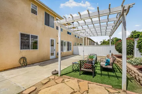Exterior - 1117 Vaquero Dr, Oxnard, CA 93030 photo 6 of 9
