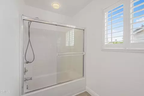 Bath - 1117 Vaquero Dr, Oxnard, CA 93030 photo 5 of 5