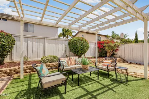 Exterior - 1117 Vaquero Dr, Oxnard, CA 93030 photo 5 of 9