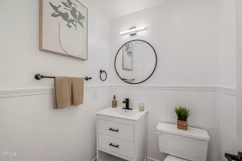 Bath - 1117 Vaquero Dr, Oxnard, CA 93030 photo 1 of 5