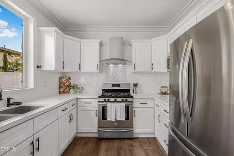 Kitchen - 1117 Vaquero Dr, Oxnard, CA 93030 photo 2 of 3