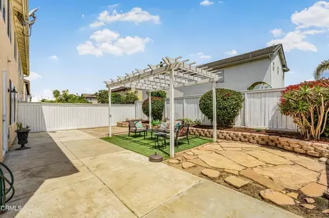 Exterior - 1117 Vaquero Dr, Oxnard, CA 93030 photo 8 of 9