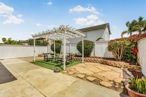 Exterior - 1117 Vaquero Dr, Oxnard, CA 93030 photo 9 of 9