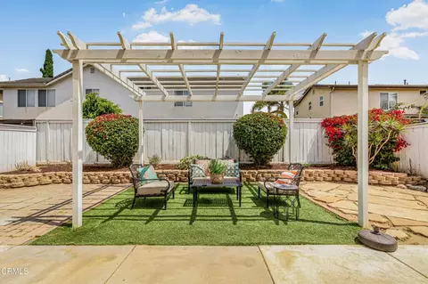 Exterior - 1117 Vaquero Dr, Oxnard, CA 93030 photo 4 of 9