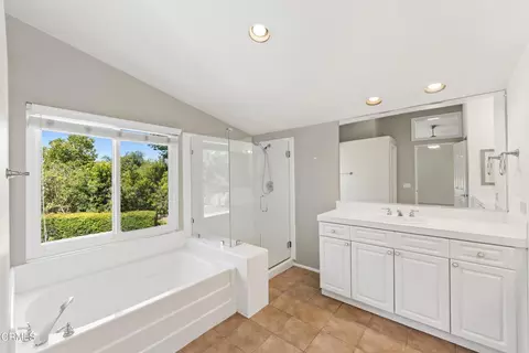 Bath - 508 Via Marquesa, Camarillo, CA 93012 photo 2 of 5
