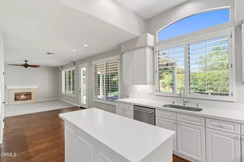 Kitchen - 508 Via Marquesa, Camarillo, CA 93012 photo 4 of 4