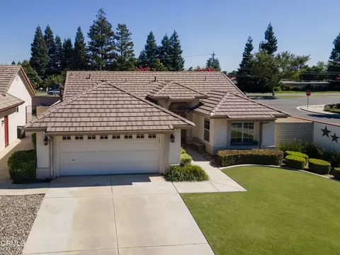 9817 Cinderella Ave, Bakersfield, CA 93311