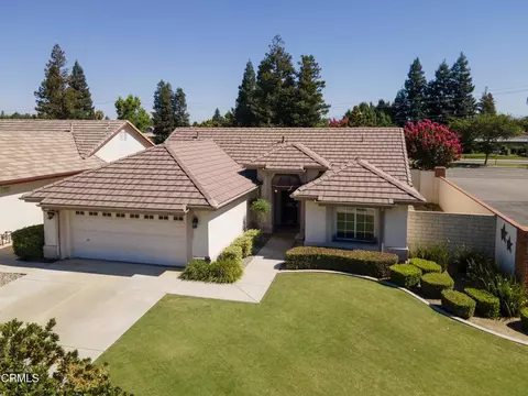 9817 Cinderella Ave, Bakersfield, CA 93311