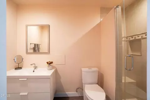 Bath - 1925 Ginger St #108, Oxnard, CA 93036 photo 1 of 2