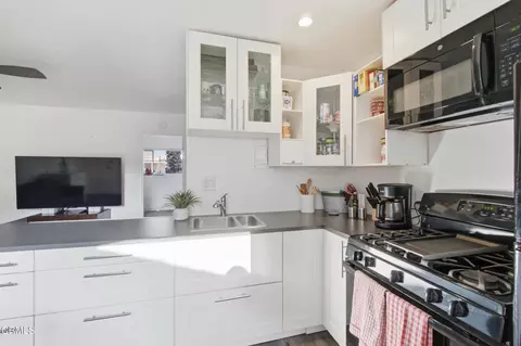 Kitchen - 1925 Ginger St #108, Oxnard, CA 93036 photo 2 of 2