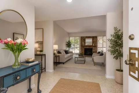 Entry Way - 1034 Red Oak Pl, Camarillo, CA 93010 photo 2 of 2