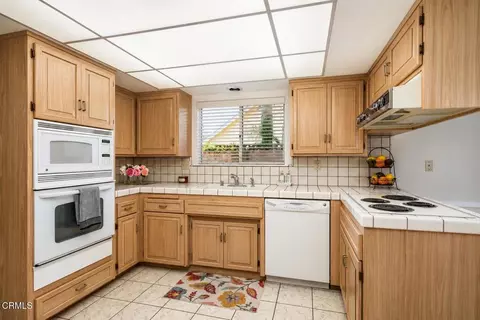 Kitchen - 1034 Red Oak Pl, Camarillo, CA 93010 photo 1 of 1