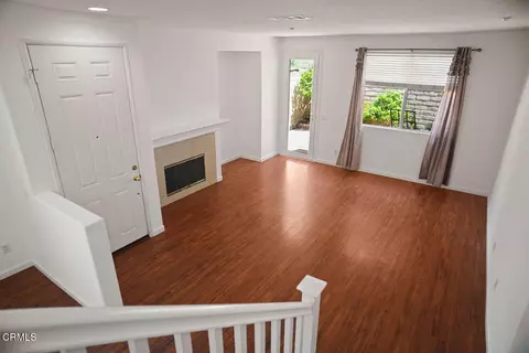 Living - 2323 Shakespeare Dr, Oxnard, CA 93033 photo 3 of 3