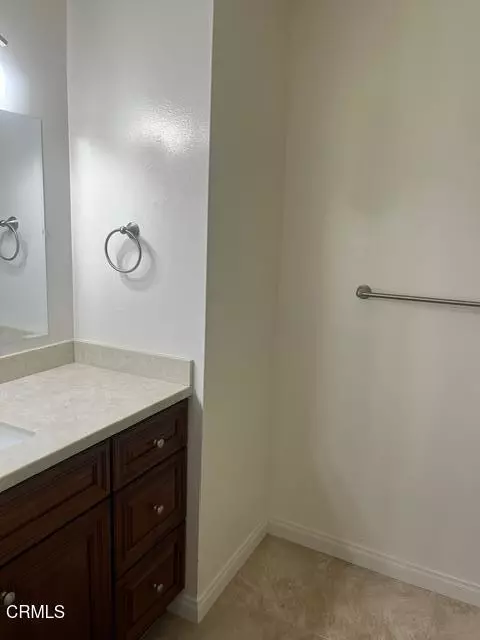 Bath - 637 N M Street St, Oxnard, CA 93030 photo 2 of 4