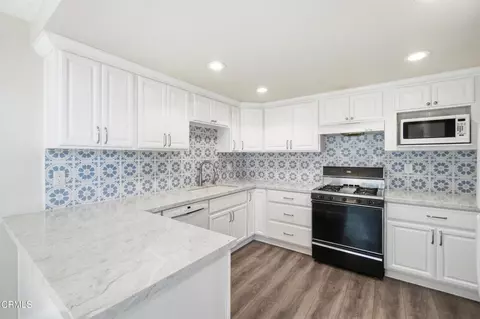 Kitchen - 2208 N H St, Oxnard, CA 93036 photo 2 of 5