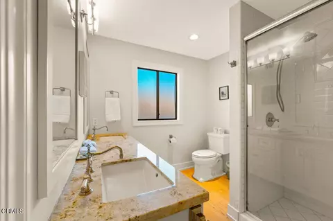 Bath - 5003 Island View St, Oxnard, CA 93035 photo 3 of 4