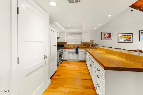 Kitchen - 5003 Island View St, Oxnard, CA 93035 photo 2 of 2