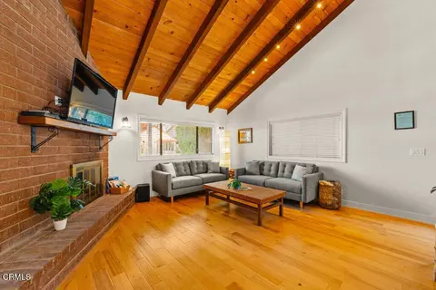 Living - 5003 Island View St, Oxnard, CA 93035 photo 1 of 6