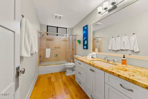 Bath - 5003 Island View St, Oxnard, CA 93035 photo 2 of 4