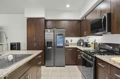 Kitchen - 351 Riverpark #301, Oxnard, CA 93036 photo 2 of 3