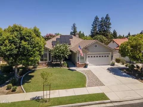 9906 Cinderella Ave, Bakersfield, CA 93311