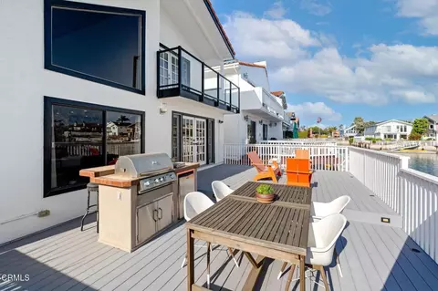 Exterior - 3960 W Hemlock St, Oxnard, CA 93035 photo 4 of 5