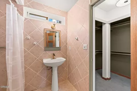 Bath - 55 Pathelen Ave, Oak View, CA 93022 photo 1 of 2