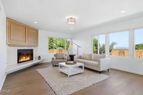 Living - 585 Otero Ct, Camarillo, CA 93010 photo 1 of 4