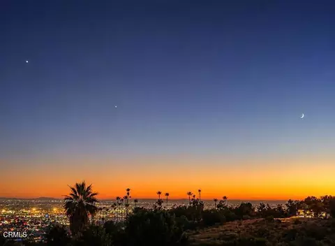 View/Area - 585 Otero Ct, Camarillo, CA 93010 photo 2 of 5