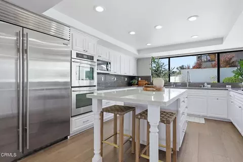 Kitchen - 585 Otero Ct, Camarillo, CA 93010 photo 2 of 5