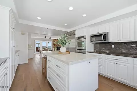 Kitchen - 585 Otero Ct, Camarillo, CA 93010 photo 3 of 5